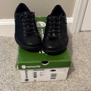 NIB Remonte Leather Shoes